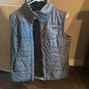 Women’s north face lightweight down grey snap vest large